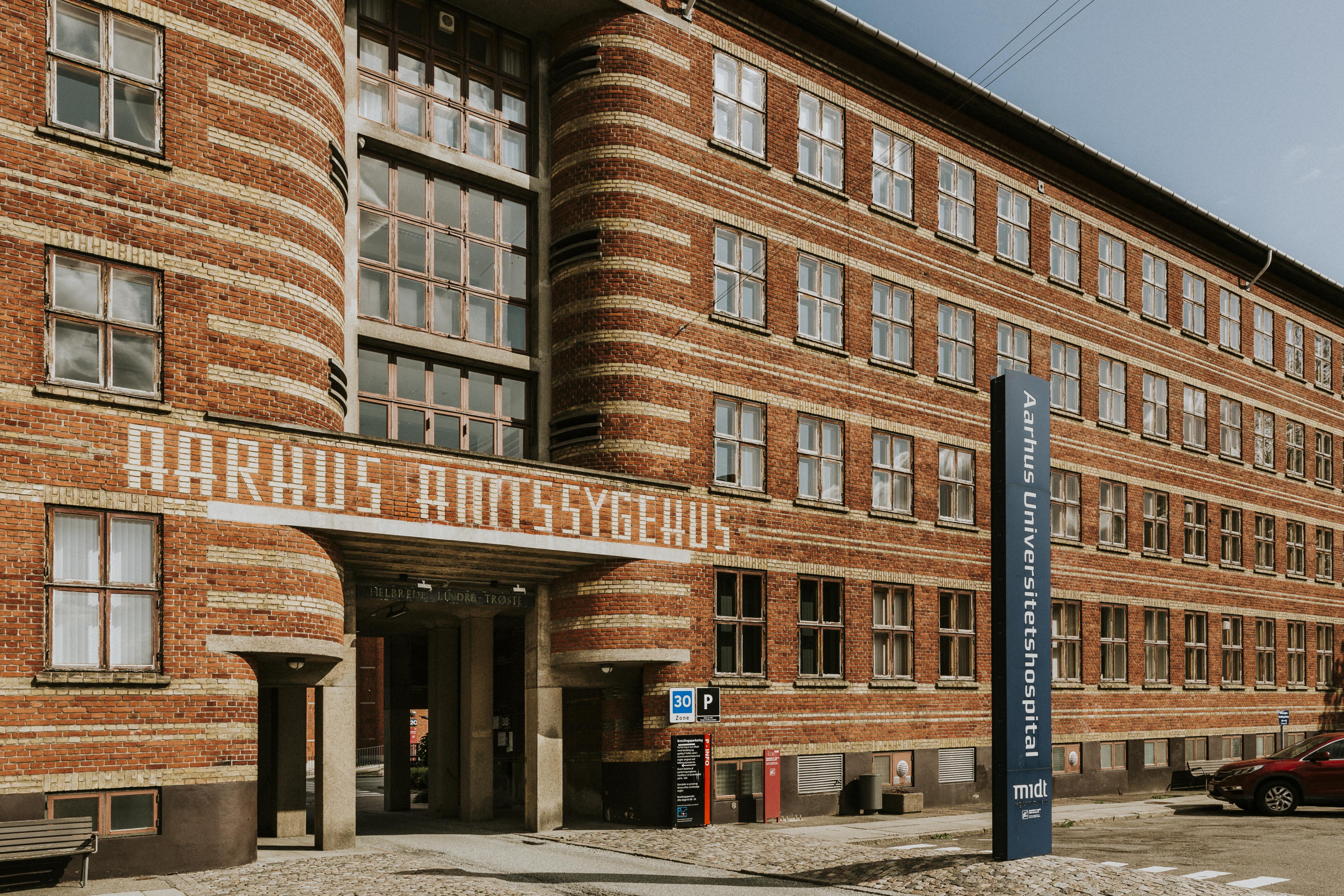 Guided Walk in the Amtssygehus District