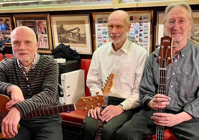 Live Music - The Mes